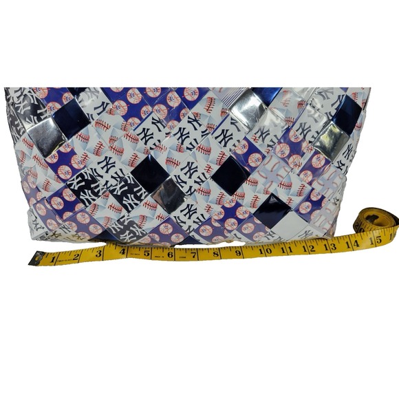 Nahui Ollin NEW YORK YANKEES THEMED BAG! RARE EUC - Picture 5 of 10